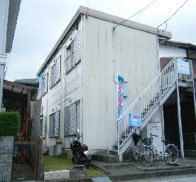 暑い夏を乗り切るには必須のエアコン付き物件です♪初期設置がされているお部屋なら、追加の費用も削減できます◎