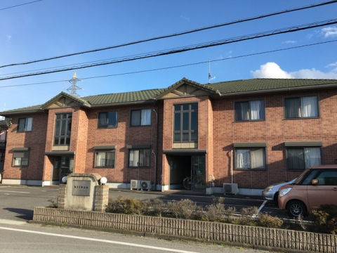 カウンターキッチンは開放感があり利便性の高い設備です。