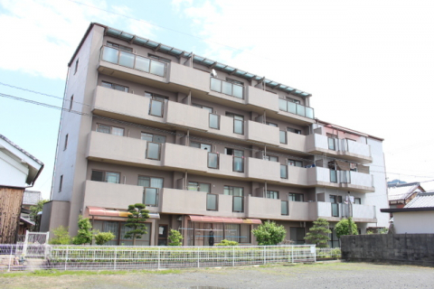 エアコン付きのお部屋！夏の暑さも、冬の寒い日でもオールシーズン大活躍です◎