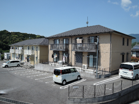 カウンターキッチンは開放感があり利便性の高い設備です。