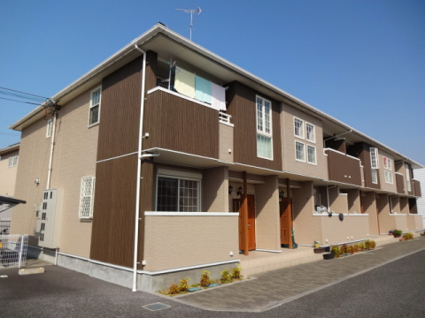 ウォークインクローゼットならスペースが広く、お部屋の物を収納ができ、その分お部屋の方がすっきり♪