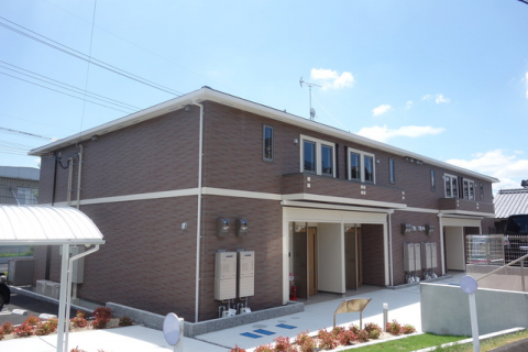 カウンターキッチンは開放感があり利便性の高い設備です。