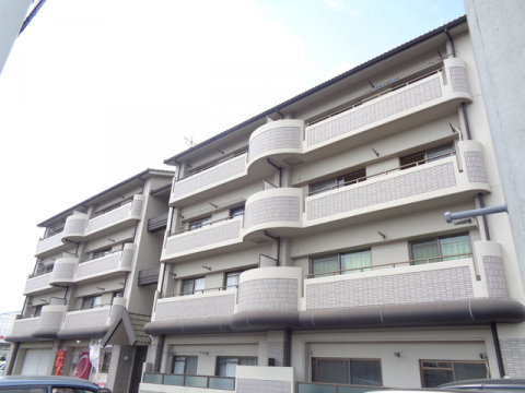 お風呂にゆっくり浸かりたい方、空間を別々に分けたい方にオススメなバス・トイレ別物件です♪