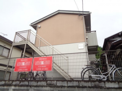 バルコニー付き洗濯物を外に干せて便利です！