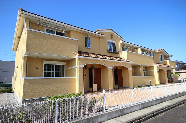 モニターホン付きのお部屋です。お部屋から訪問者を確認できるので、セキュリティ面はもちろん、知らない人やセールスに対応する必要もありません。