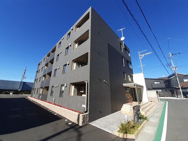 オートロック、防犯カメラ、モニター付きインターホンがあり、セキュリティ面も安心です♪