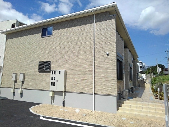 ペットの飼育相談可能・サンルーム付きの１LDK