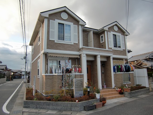 まるで一戸建てのような広々としたメゾネットタイプの物件です。
