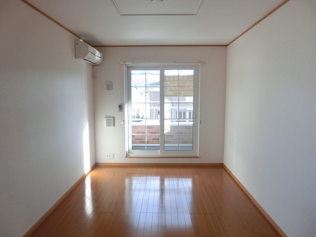 エアコン付きで季節問わず快適に過ごせます☆