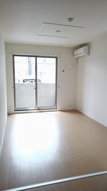 エアコン付きインターホンで非対面での会話が可能です♪