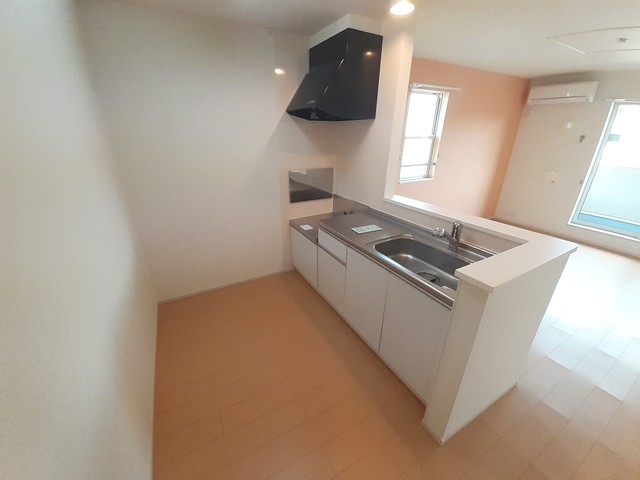人気の角部屋＆カウンターキッチン設置☆